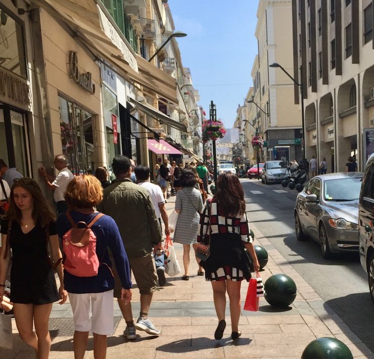 Shopping...shoppinginCannes-1