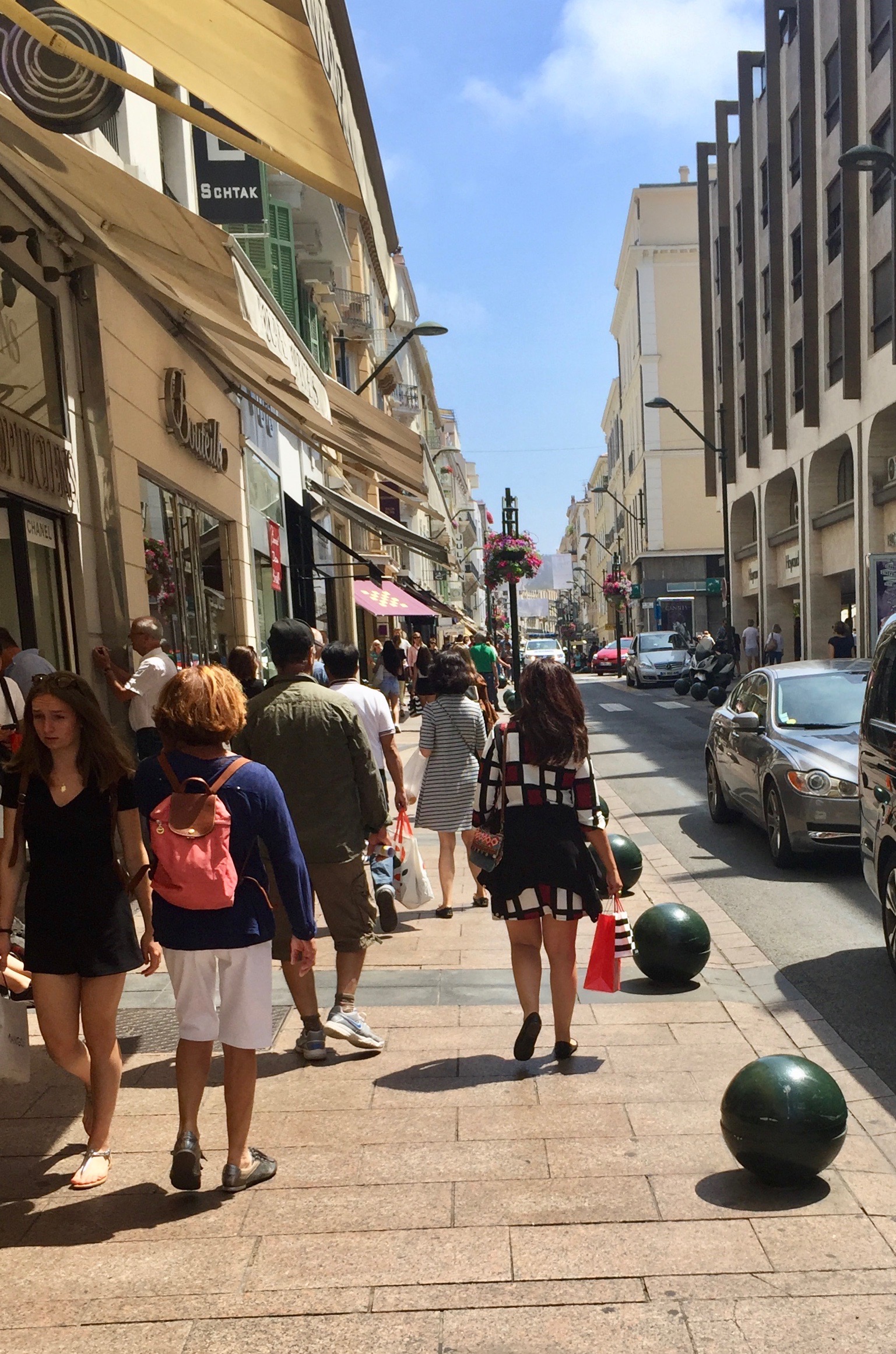 Shopping...shoppinginCannes-1