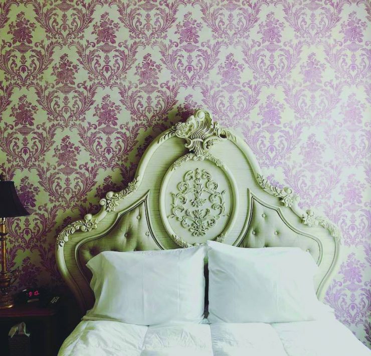 Saras-room-1