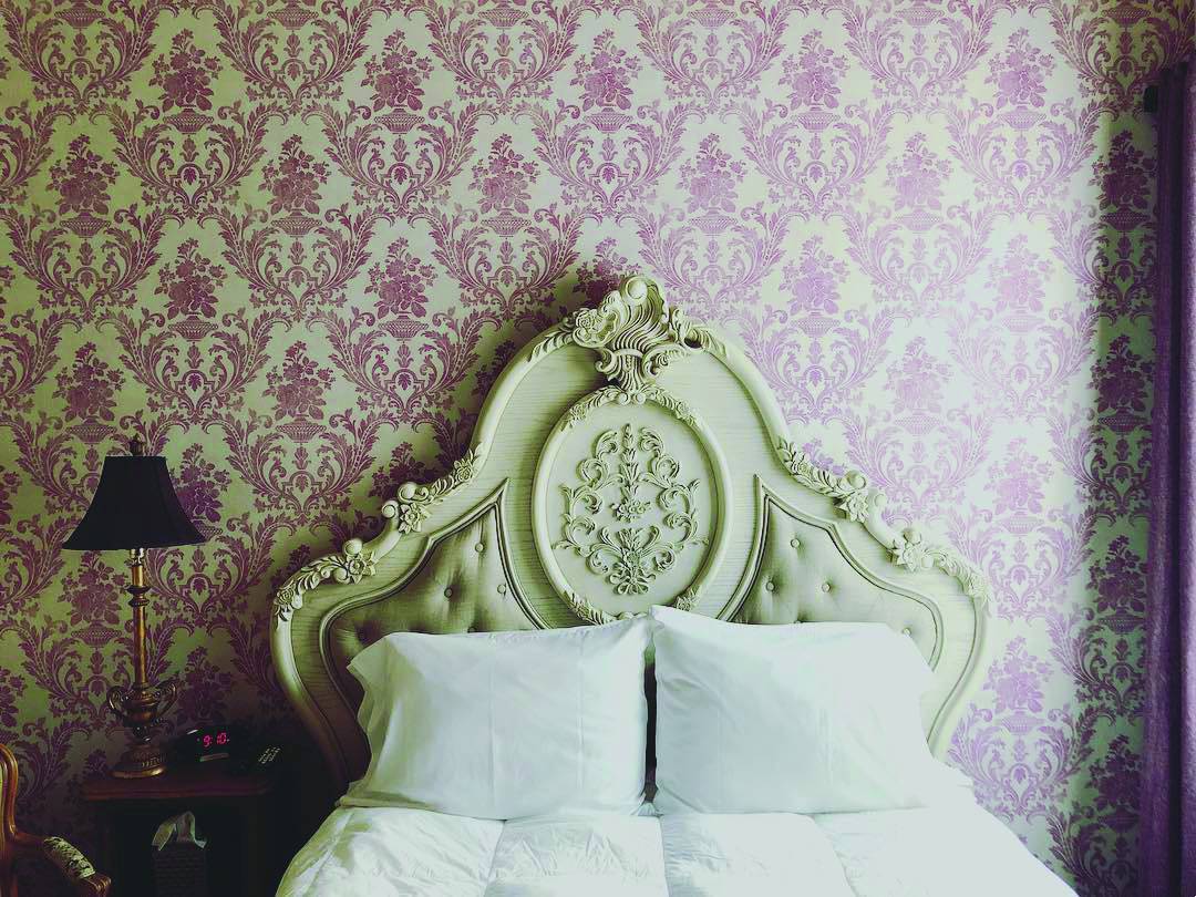 Saras-room-1