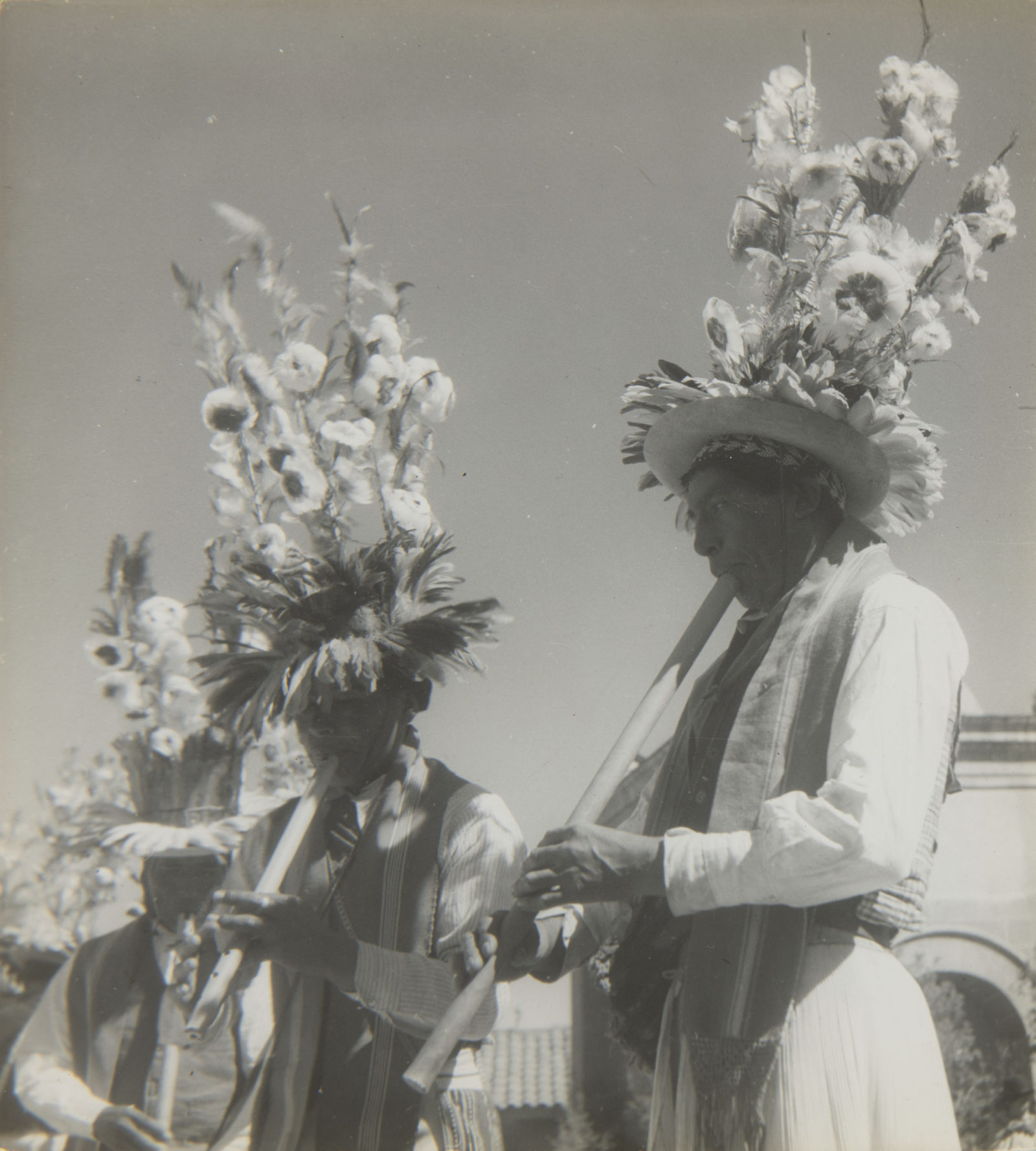 9-Pierre-VergerUntitled-Dance-of-the-Puli-Puli-with-Their-Spectacular-Headdresses-of-Feathers-and-Flowers-Fiesta-de-la-Virgen-Copacabana-Bolivia-1939-45