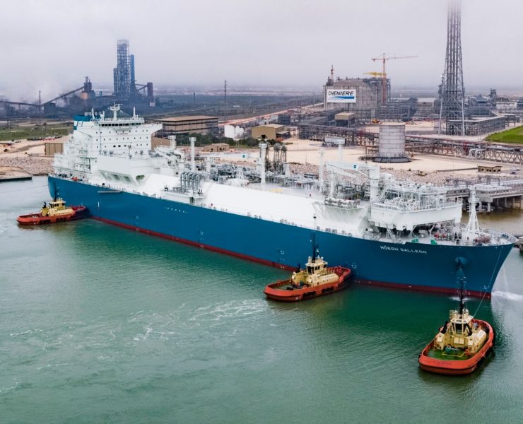 2-Cheniere-moves-LNG-cargo