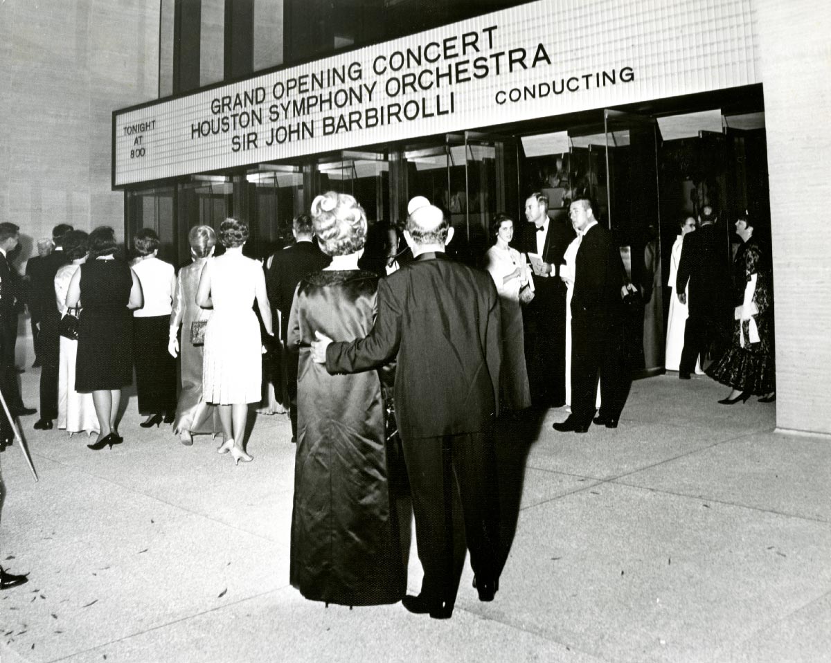 4-Opening-Night-at-Jones-hall