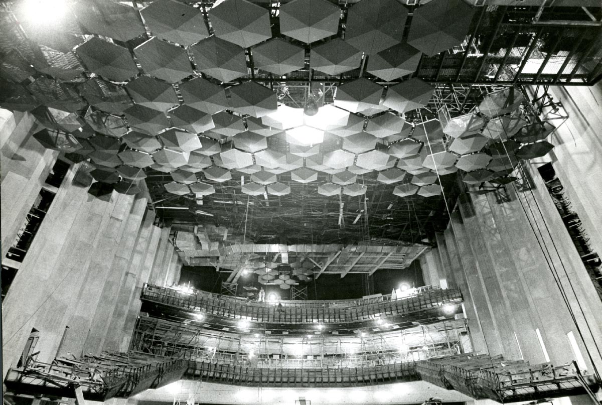 6-Jones-Hall-Interior