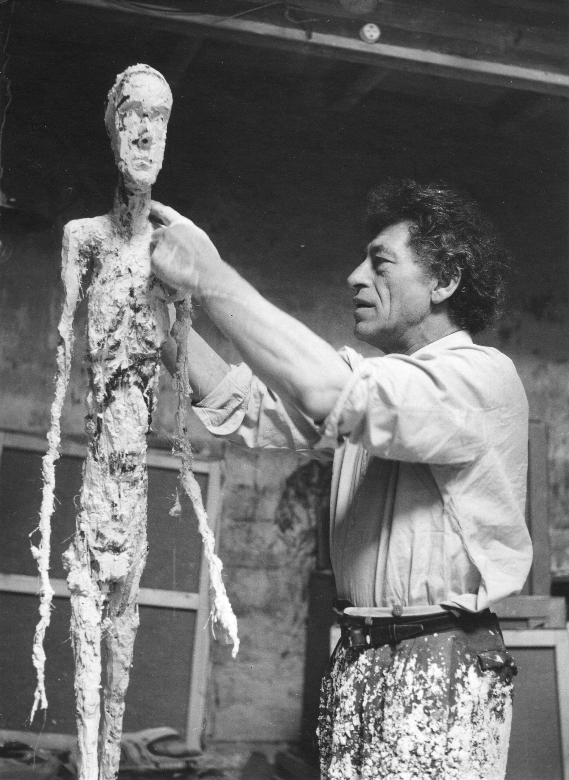 12_Giacometti-Working-on-the-Plaster-1959