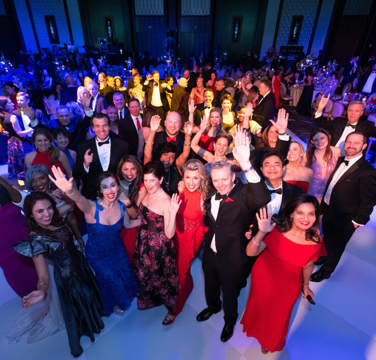 Guests-on-the-dance-floor
