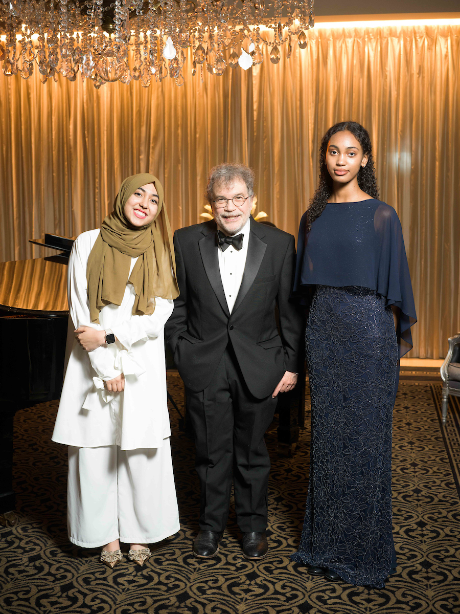Aleena-Khan-Dr.-Peter-Hotez-Sophia-Burnette_by-Daniel-Ortiz