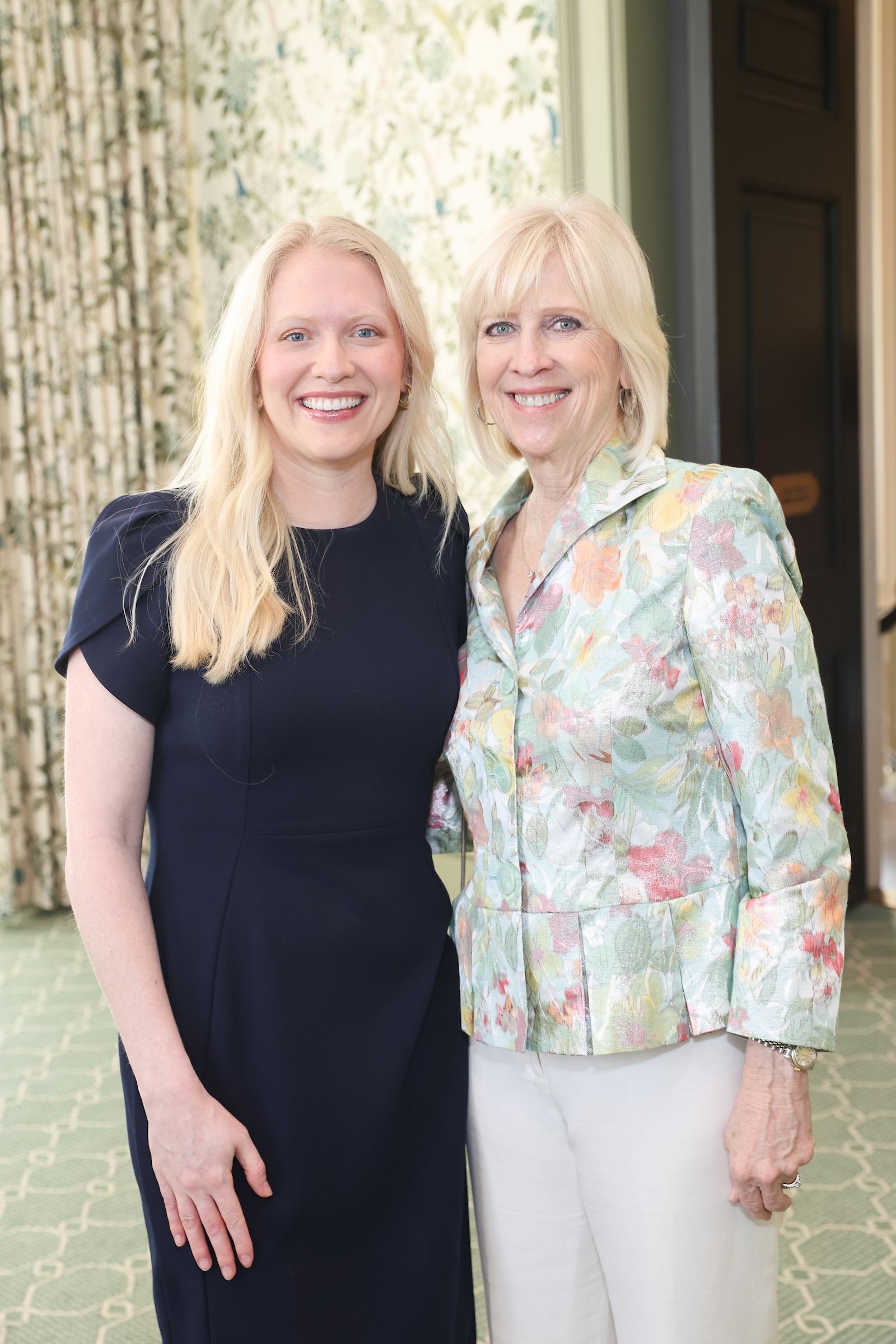 Alicia Kuhn, Cynthia Kuhn