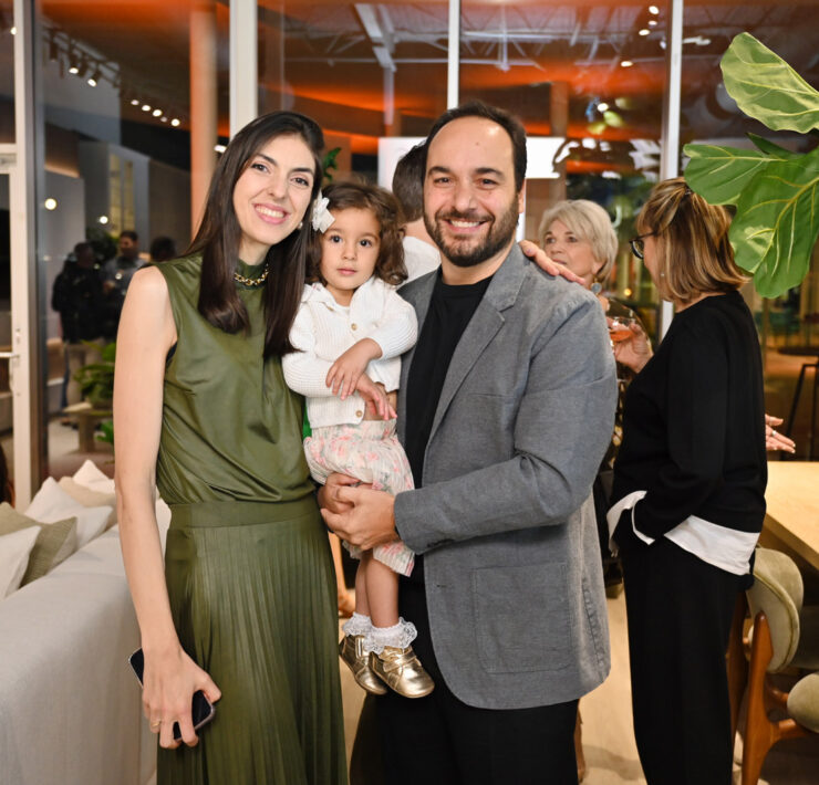 Thais Seksenian Evangelista and Conrado Evangelista