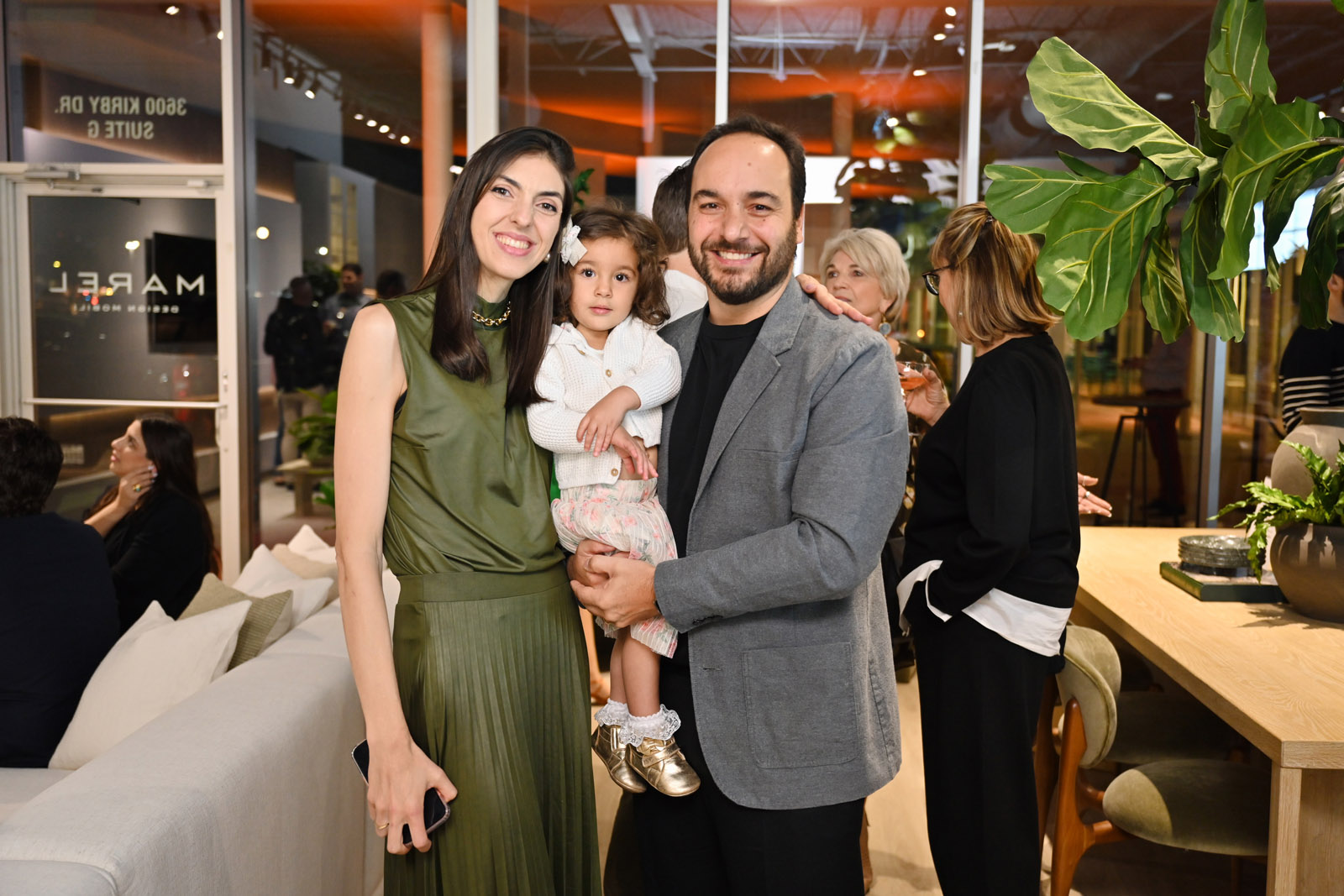 Thais Seksenian Evangelista and Conrado Evangelista