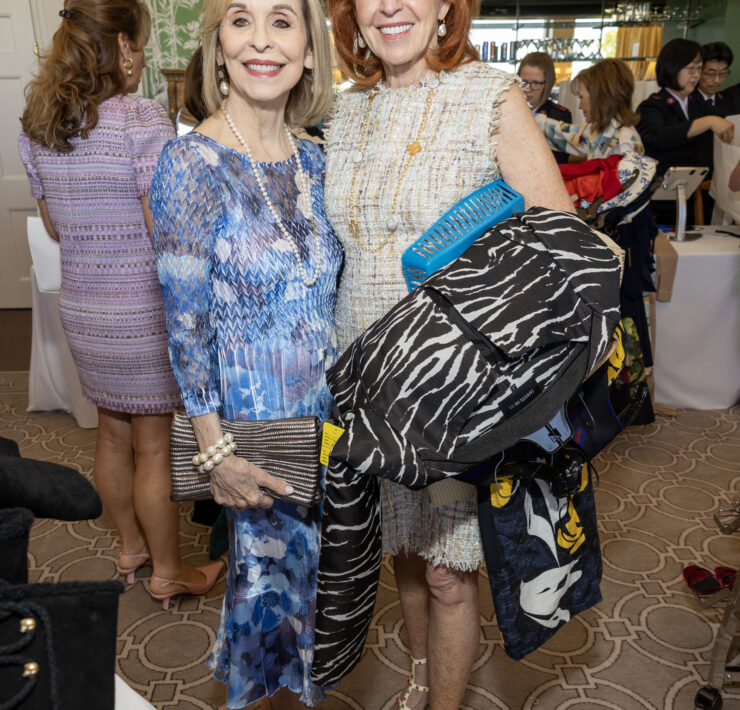Sandra Porter, Nancy Strohmer (Jenny Antill)