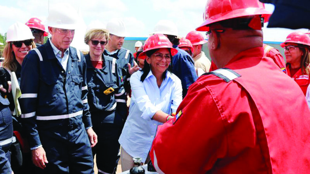 4Chris Wright and Delcy Rodriguez tour PDVSA's and Chevron's operations